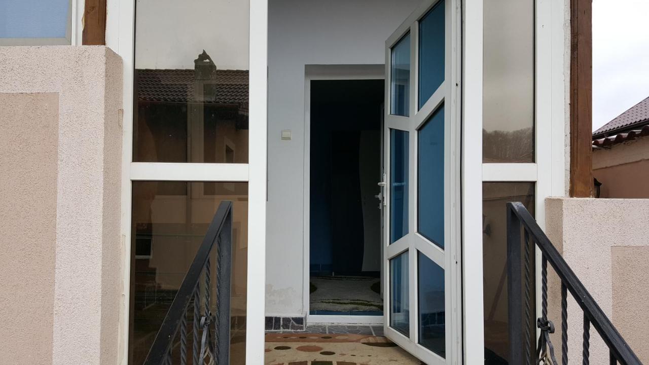 Casele Lena Bed & Breakfast Aldesti  Exterior photo